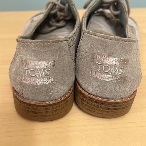 Toms Wingtip Oxford Suede Detail Lace Up Loafers - Picture 3 of 8